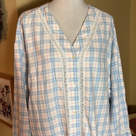 Vintage 90s TALBOTS INTIMATES Size XL VNeck Plaid Flannel Lace Embroidery
Sweet - Picture 9 of 16